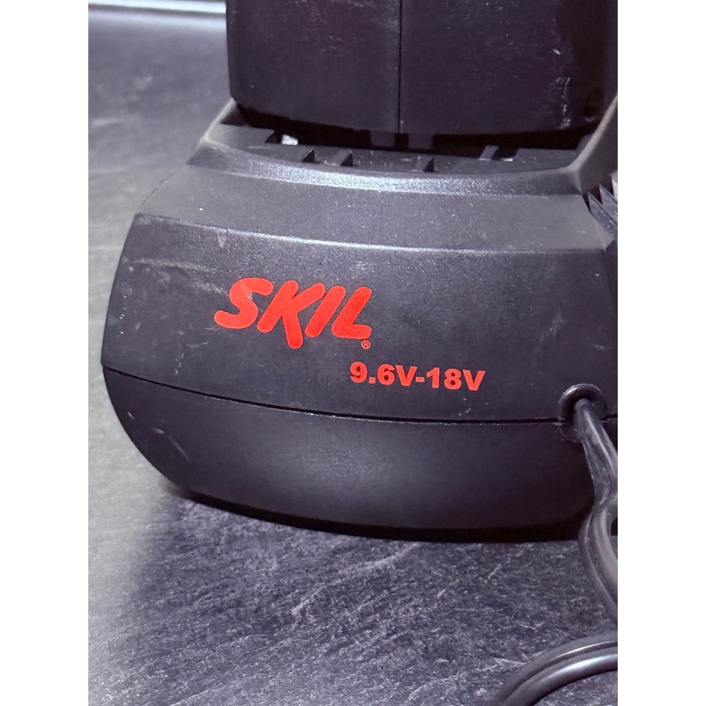 Skil SC118 9.6V-18V Battery Charger w/ SB18A 18V Battery Tested Working OEM - Picture 2 of 7